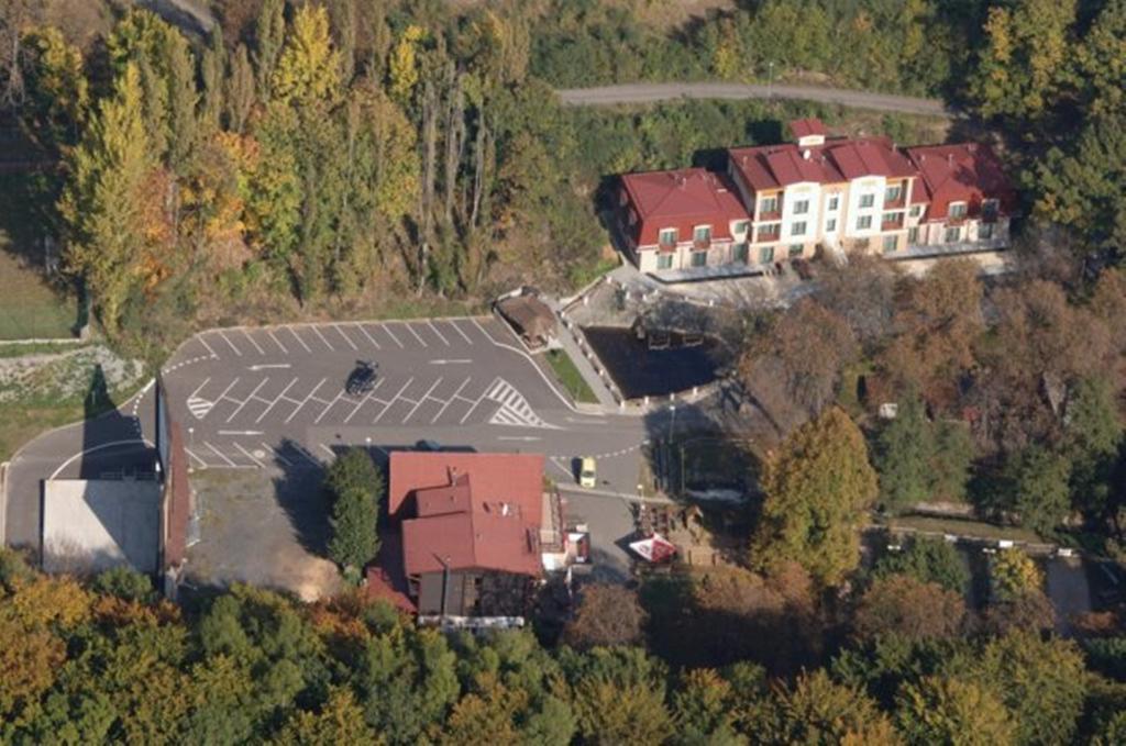 Hotel Loucky Litvínov Esterno foto